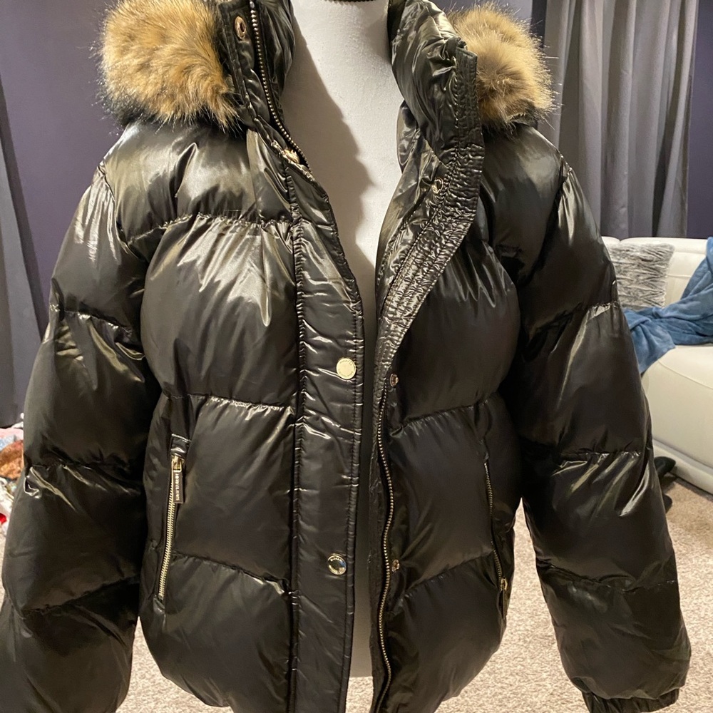 NWT Michael Kors Glossy Olive Puffer Coat with Fur Trim